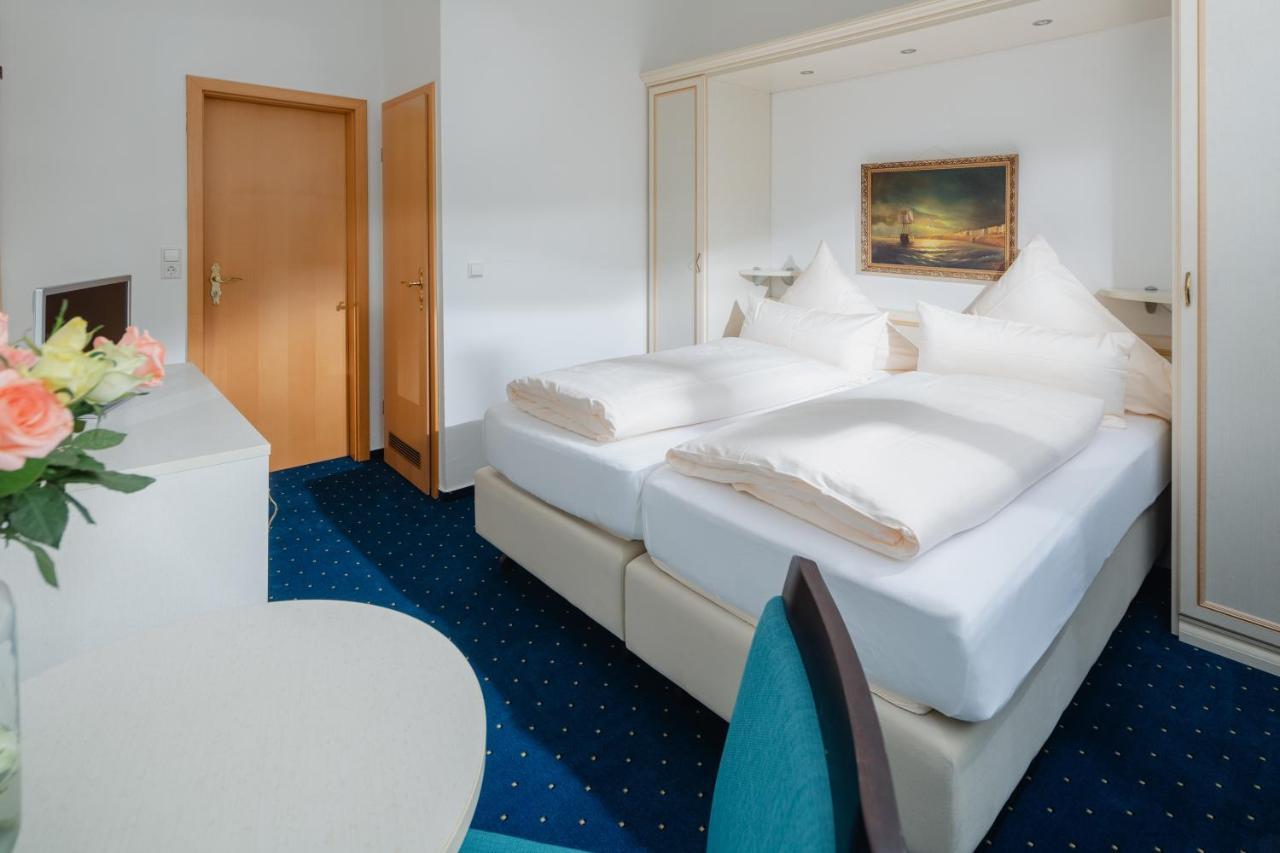 Hotel Am Denkmal Нордерней Экстерьер фото